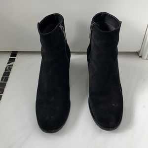 Aquatalia Booties, Size 8.